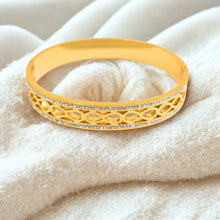 Mankairoop Premium Stainless Steel Anti-Tarnish Waterproof Hypoallergenic Bracelet