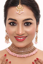 Mankairoop Handcrafted Kundan Choker with Matching Earrings & Tikka – Wedding Jewellery
